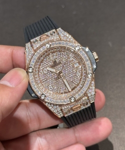 hublot 1:1 watch one click gold wrapped with full moissanite 39mm