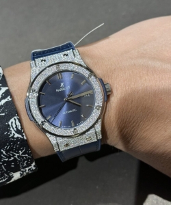 hublot with full diamond moissanite blue 42mm