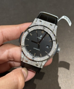 hublot with full diamond moissanite black 42mm