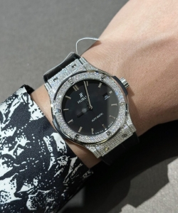 hublot with full diamond moissanite black 42mm