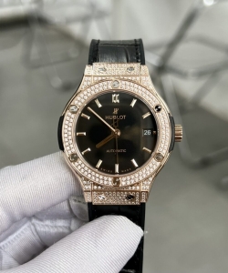 hublot classic fusion king gold with diamonds case 38mm