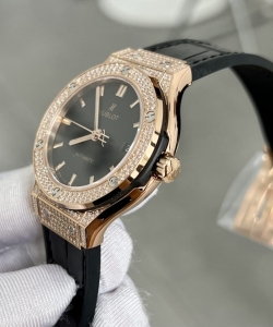 hublot classic fusion king gold with diamonds case 38mm