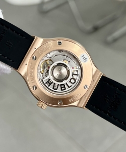 hublot classic fusion king gold with diamonds case 38mm