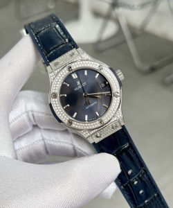 hublot with full diamond case blue 38mm