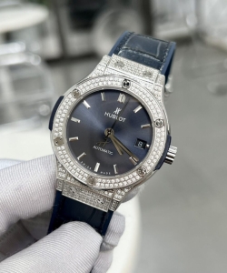 hublot with full diamond case blue 38mm