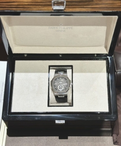 Patek Philippe nautilus 5726g gray dial 40.5mm