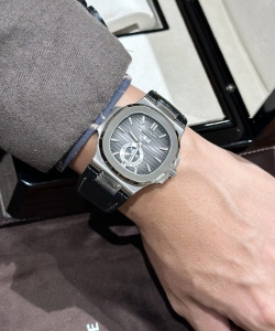 Patek Philippe nautilus 5726g gray dial 40.5mm