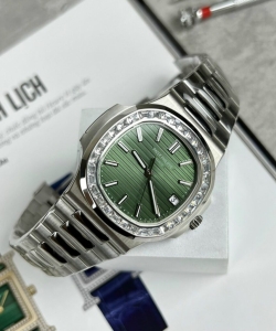 Patek Philippe nautilus 5723 green dial 40mm