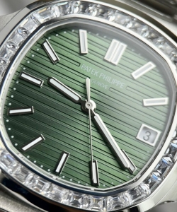 Patek Philippe nautilus 5723 green dial 40mm