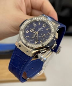 hublot big bang men’s blue with diamond bezel 44mm