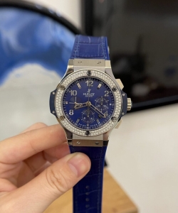 hublot big bang chronograph blue 44mm