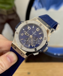 hublot big bang chronograph blue 44mm