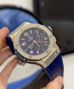 hublot big bang chronograph blue 44mm