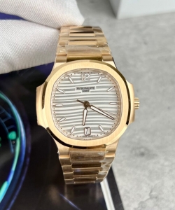 Patek Philippe nautilus 7118 rose gold 35.2mm