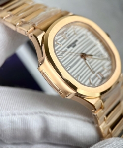 Patek Philippe nautilus 7118 rose gold 35.2mm