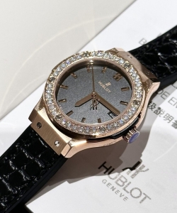 hublot classic fusion moissanite diamond 33mm