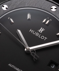 hublot classic fusion ceramic carbon dial leather strap 42mm