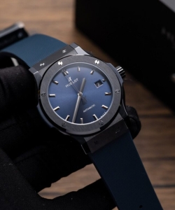 hublot classic fusion ceramic blue dial rubber strap 42mm