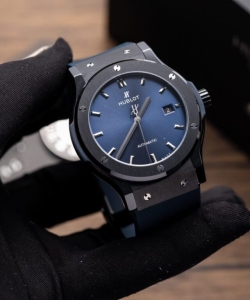 hublot classic fusion ceramic blue dial rubber strap 42mm