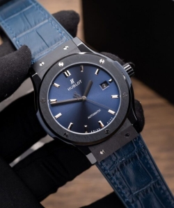 hublot classic fusion ceramic blue dial leather strap 42mm