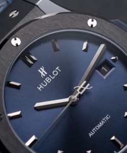 hublot classic fusion ceramic blue dial leather strap 42mm