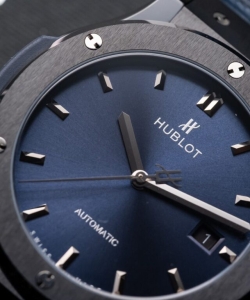 hublot classic fusion ceramic blue dial leather strap 42mm