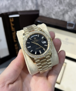 Rolex day-date 228238 black dial refined moissanite diamond 40mm