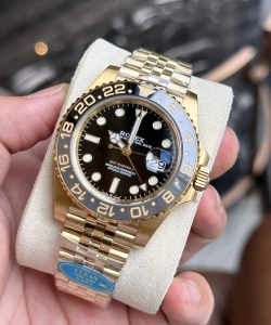 Rolex gmt-master ii 126718grnr 40mm