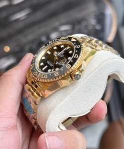 Rolex gmt-master ii 126718grnr 40mm