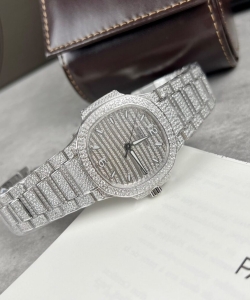 Patek Philippe nautilus 7118 full diamond 35.2mm