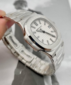 Patek Philippe nautilus 5711 white dial 40mm