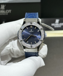 hublot classic fusion blue with moissanite diamond 33mm