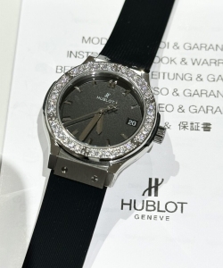 hublot classic fusion with moissanite diamond rubber strap 33mm