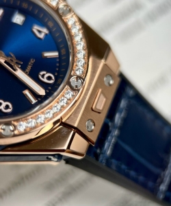 hublot one click king gold with blue dial moissanite 39mm