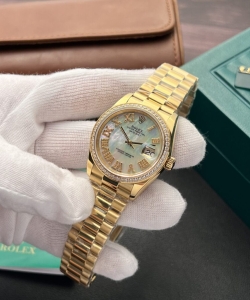 Rolex datejust mother of pearl dial with diamonds 36mm