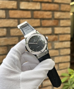 hublot classic fusion with diamond bezel hbf 42mm