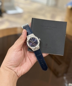 hublot classic fusion blue diamond 38mm