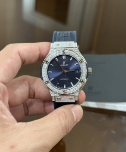 hublot classic fusion blue diamond 38mm