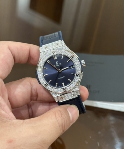 hublot classic fusion blue diamond 38mm