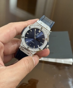 hublot classic fusion blue diamond 38mm