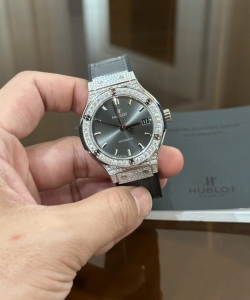 hublot classic fusion grey dial with diamond bezel 38mm