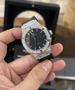 hublot classic fusion rep 1:1 watch with diamond bezel black 38mm