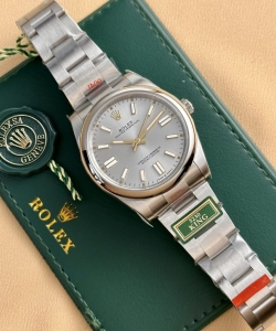 Rolex oyster perpetual 124300 rhodium dial 41mm