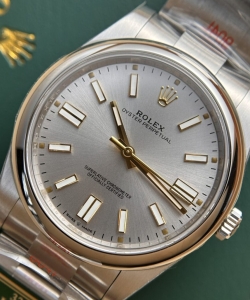 Rolex oyster perpetual 124300 rhodium dial 41mm