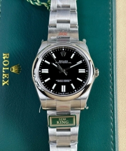 Rolex oyster perpetual 124300 black dial 41mm