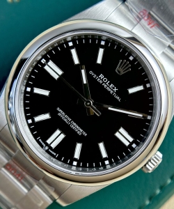 Rolex oyster perpetual 124300 black dial 41mm