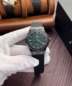 hublot classic fusion ceramic green dial jjz 42mm