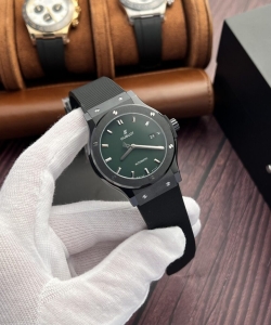 hublot classic fusion ceramic green dial jjz 42mm