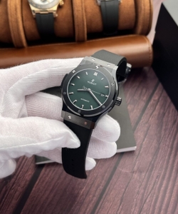 hublot classic fusion ceramic green dial jjz 42mm