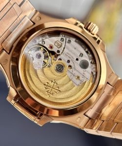 Patek Philippe nautilus 7118 rose gold 35.2mm